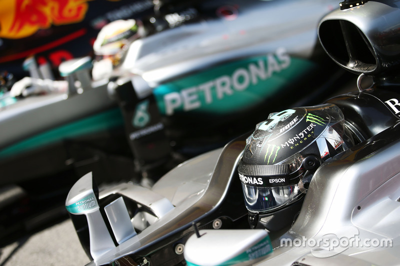 Rosberg y Hamilton el sábado en España 2016