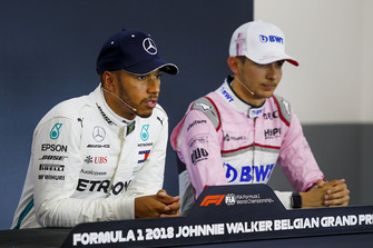 Lewis Hamilton, Mercedes AMG F1 en Esteban Ocon, Racing Point Force India F1 Team in de persconferentie