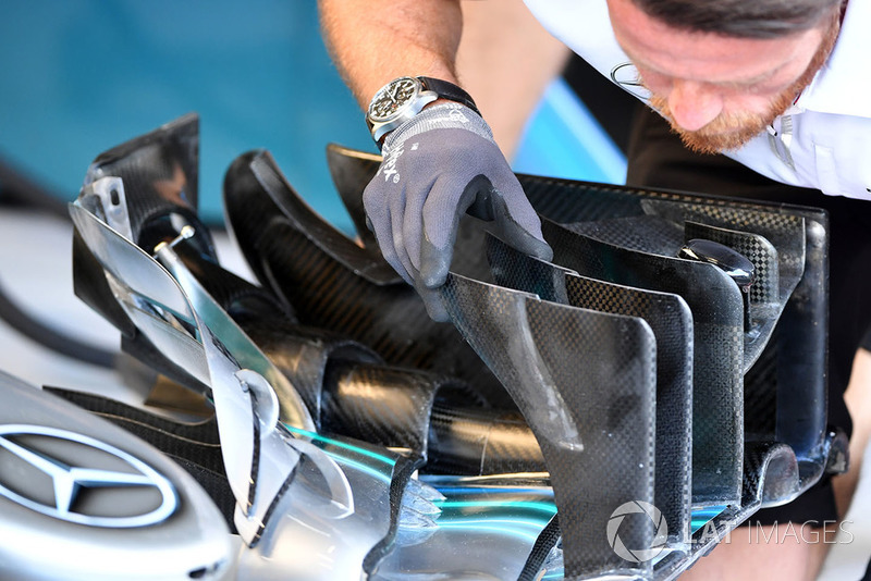 Mercedes AMG F1 W09 front wing detail