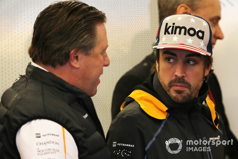 Zak Brown, McLaren Racing CEO y Fernando Alonso, McLaren