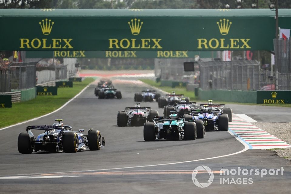Franco Colapinto, Williams FW46, Lance Stroll, Aston Martin AMR24 