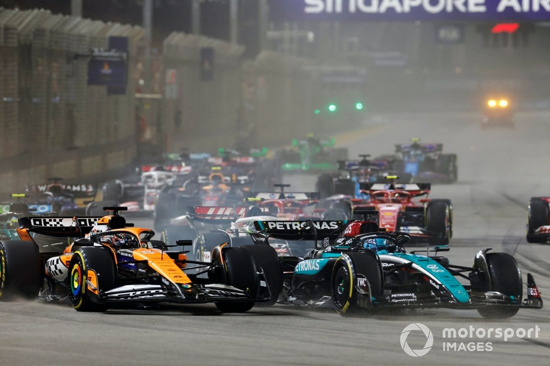 George Russell, Mercedes F1 W15 lucha con Oscar Piastri, McLaren MCL38 