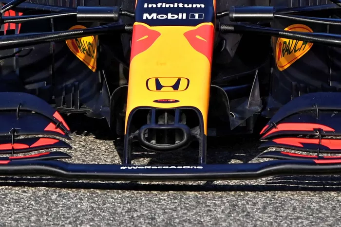 Detalle del frente del Red Bull Racing RB16B