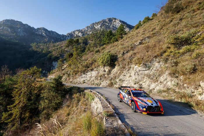 Thierry Neuville, Martijn Wydaeghe, Hyundai Shell Mobis World Rally Team Hyundai i20 N Rally1