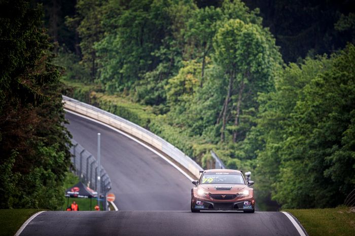 Rob Huff, Zengo Motorsport CUPRA Leon Competición