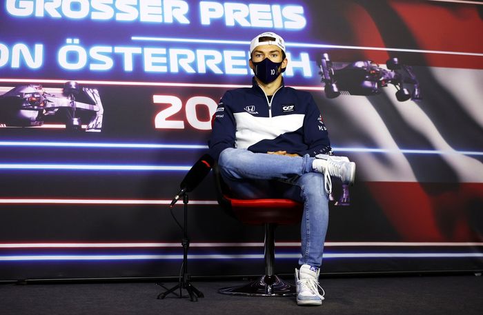 Pierre Gasly, AlphaTauri durante la conferencia de prensa