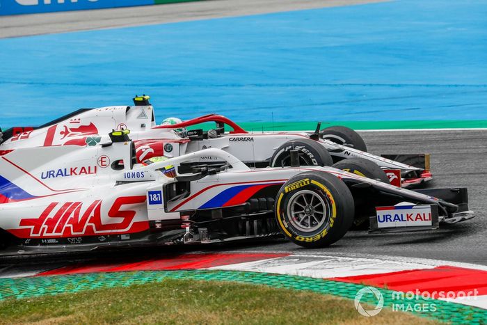 Mick Schumacher, Haas VF-21,  Antonio Giovinazzi, Alfa Romeo Racing C41