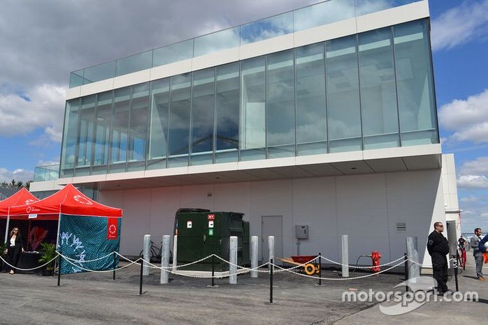 Pit building overview