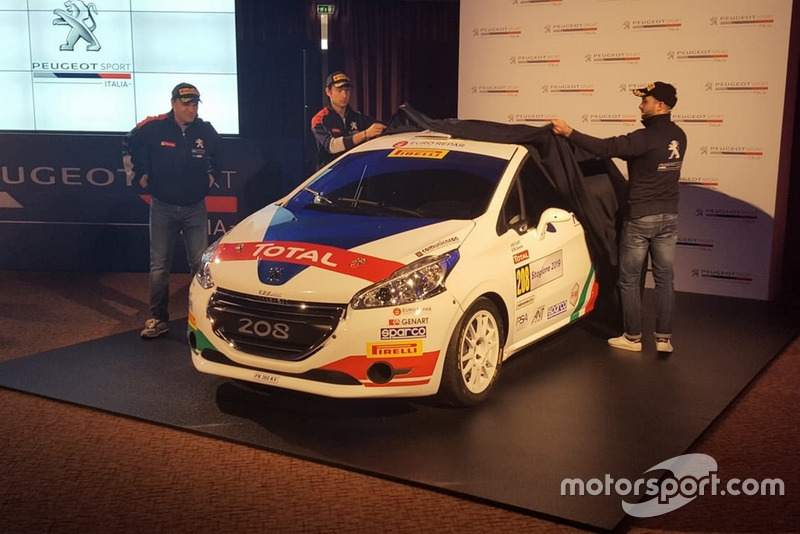 I piloti del Team Peugeot Sport Italia svelano la Peugeot 208