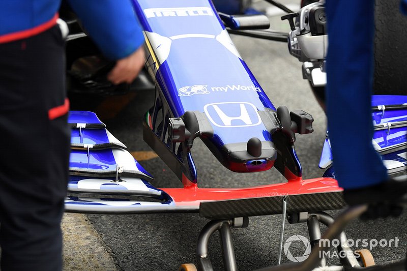 Nez de la Scuderia Toro Rosso STR14