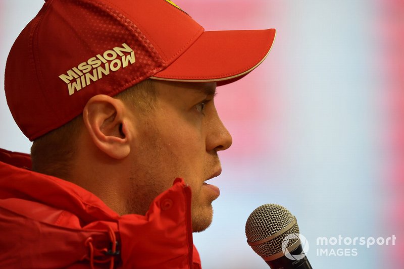 Sebastian Vettel, Ferrari, parla con i media