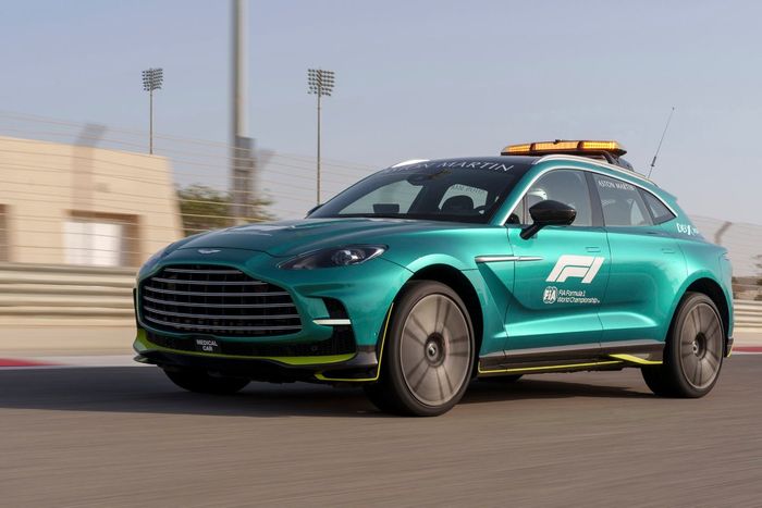 Aston Martin DBX707 - Samochód medyczny F1