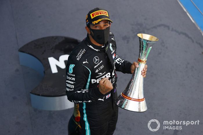 Podio: ganador, Lewis Hamilton, Mercedes-AMG Petronas F1