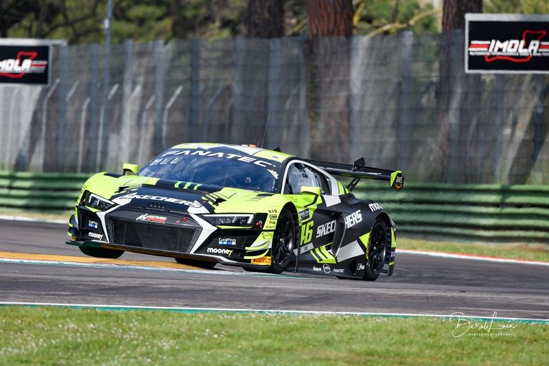 #46 Team WRT Audi R8 LMS evo II GT3: Nico Müller, Frédéric Vervisch, Valentino Rossi