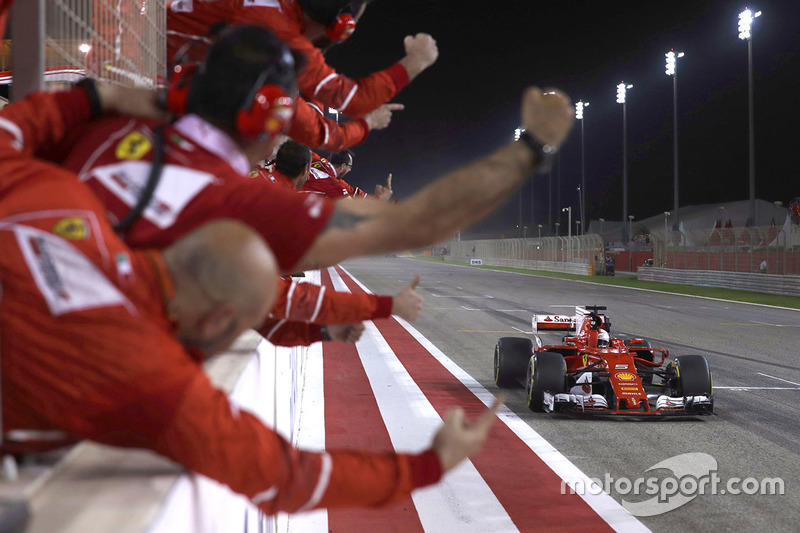 Le vainqueur Sebastian Vettel, Ferrari SF70H