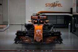 McLaren MCL32 en el garaje