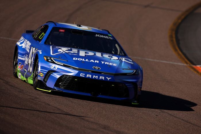 Erik Jones, LEGACY MOTOR CLUB Toyota