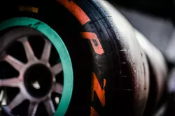 Des pneus Pirelli