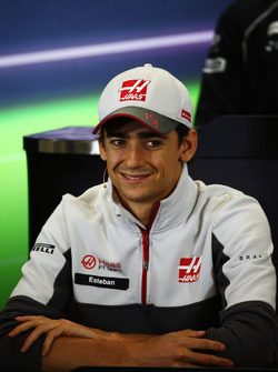 Esteban Gutiérrez, Haas F1 Team en la Conferencia de prensa FIA