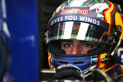 Carlos Sainz Jr., Scuderia Toro Rosso STR11