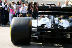 Pirelli rivela un modello di come possono apparire una macchina di F1 e gli pneumatici nel 2017