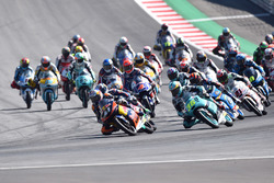 Brad Binder, Red Bull KTM Ajo, führt bei Rennbeginn