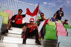 Rio Haryanto, Manor Racing fans