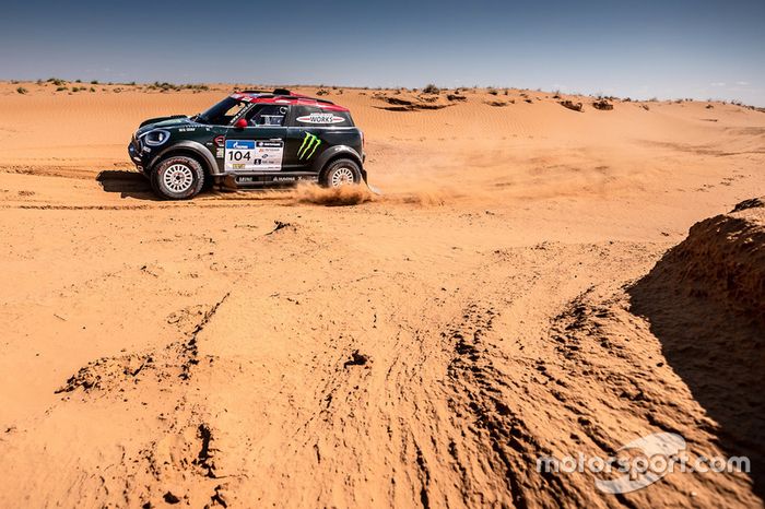 #104 X-Raid Team Mini: Nani Roma, Alex Haro