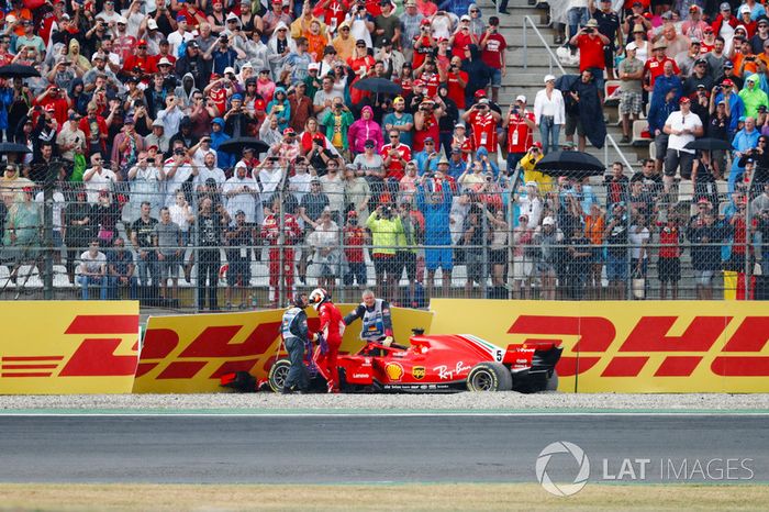 Sebastian Vettel; Ferrari SF71H choca cuando lideraba