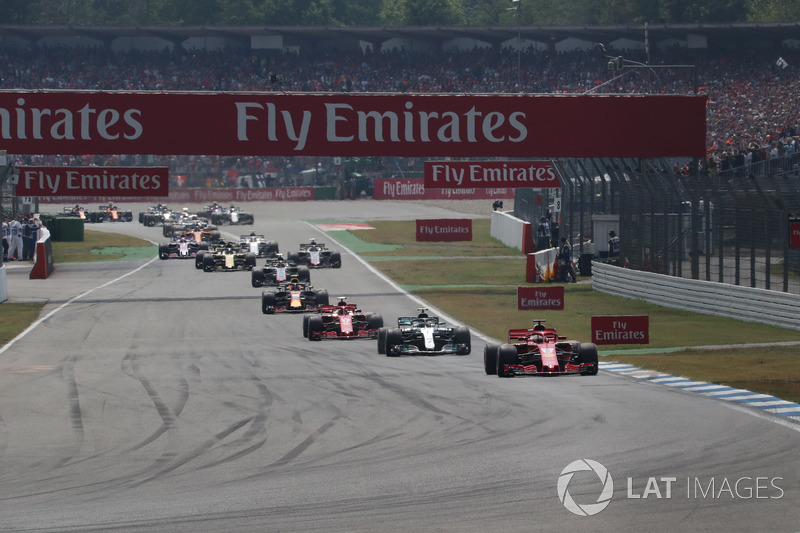 Sebastian Vettel, Ferrari SF71H, al comando al primo giro
