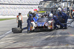 #23 United Autosports Ligier LMP2, P: Phil Hanson, Lando Norris, Fernando Alonso pit stop