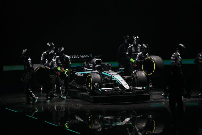 Mercedes F1 W16