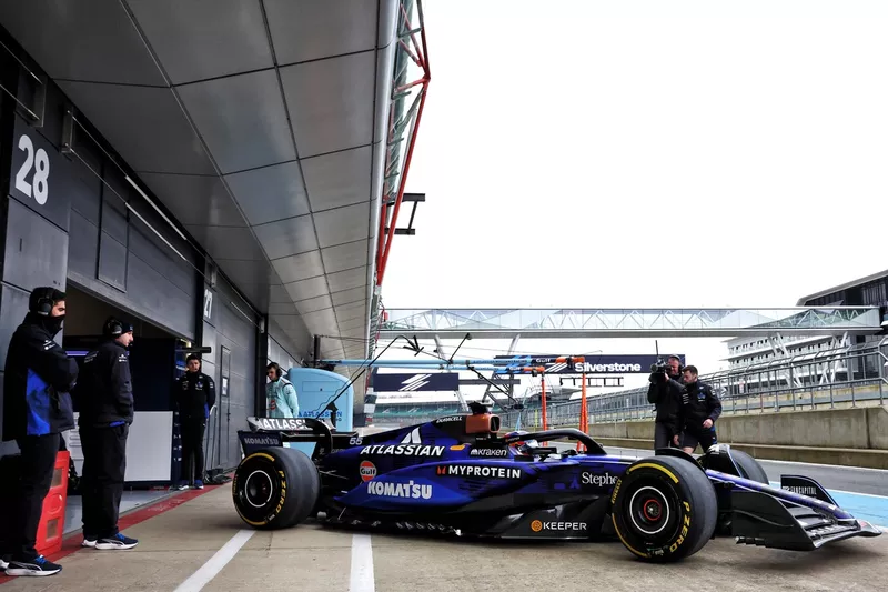 Carlos Sainz, Williams FW47