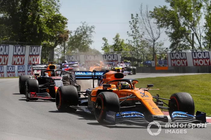 Lando Norris, McLaren MCL34, Max Verstappen, Red Bull Racing RB15