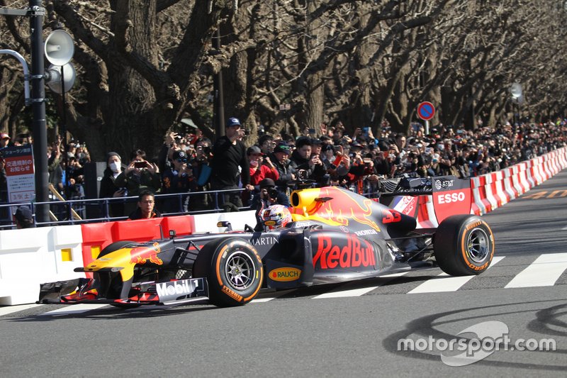 Демозаїзди Red Bull у Токіо