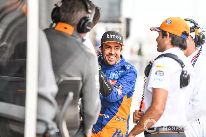 Fernando Alonso, McLaren e Carlos Sainz Jr., McLaren