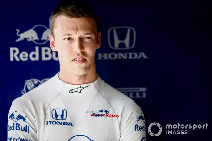Daniil Kvyat  (martes y miércoles para Pirelli)