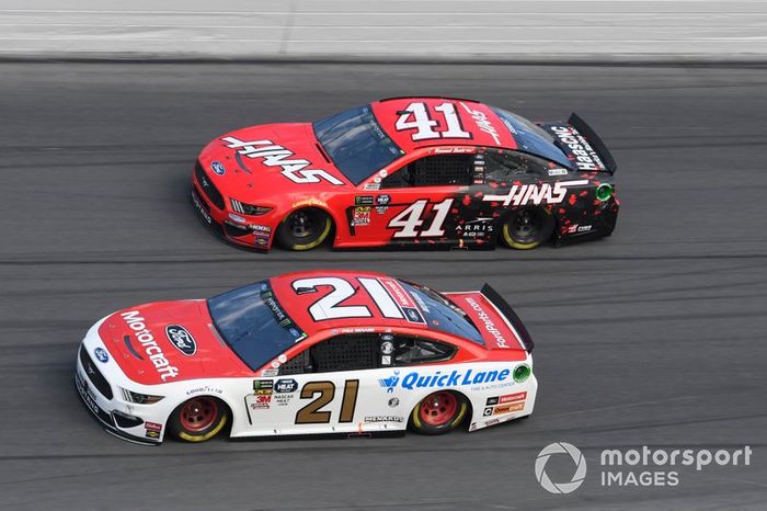 Paul Menard, Wood Brothers Racing, Ford Mustang Motorcraft / Quick Lane Tire & Auto Center, Daniel Suarez, Stewart-Haas Racing, Ford Mustang Haas Automation