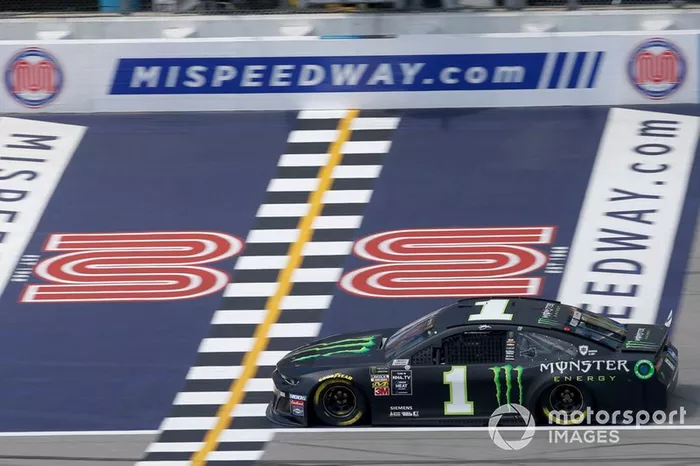  Kurt Busch, Chip Ganassi Racing, Chevrolet Camaro Monster Energy