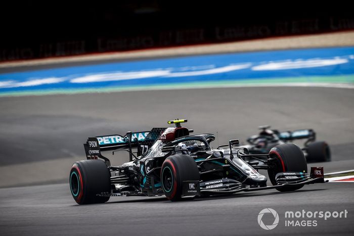 Valtteri Bottas, Mercedes F1 W11, Lewis Hamilton, Mercedes F1 W11