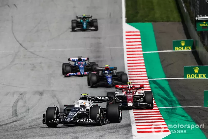 Yuki Tsunoda, AlphaTauri AT03, Zhou Guanyu, Alfa Romeo C42, Nicholas Latifi, Williams FW44