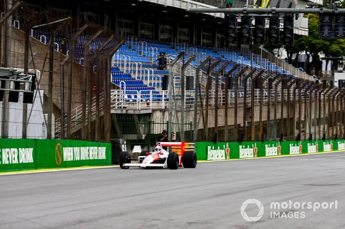 Martin Brundle, Sky TV drives the McLaren MP4/4