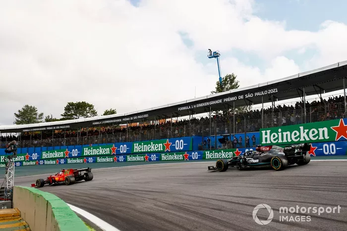 Charles Leclerc, Ferrari SF21, Lewis Hamilton, Mercedes W12