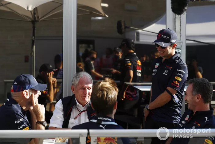 Helmut Marko, Consultor, Red Bull Racing y Sergio Pérez, Red Bull Racing