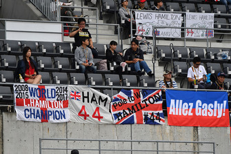 Lewis Hamilton, Mercedes AMG F1 fans