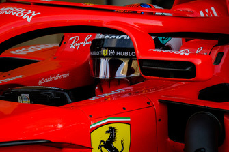 Kimi Raikkonen, Ferrari SF71H, pits