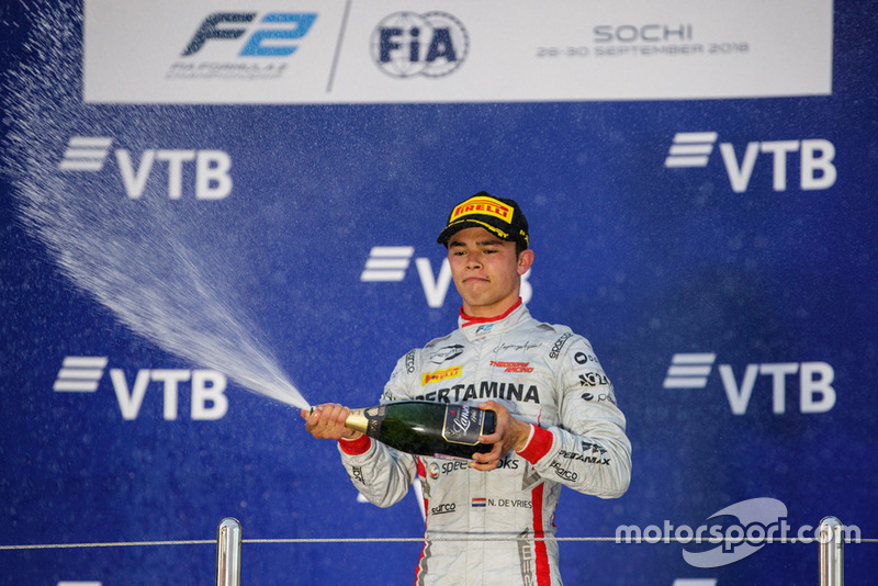Podio: tercer lugar Nyck De Vries, PREMA Racing