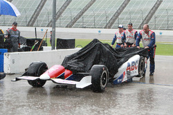 A.J. Foyt Enterprises membri della squadra sotto la pioggia