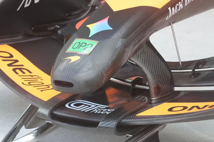 ماكلارين MCL40، التفاصيل الفنية