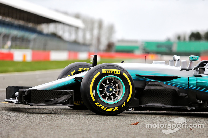 Mercedes AMG F1 W08 Hybrid voorvleugel detail